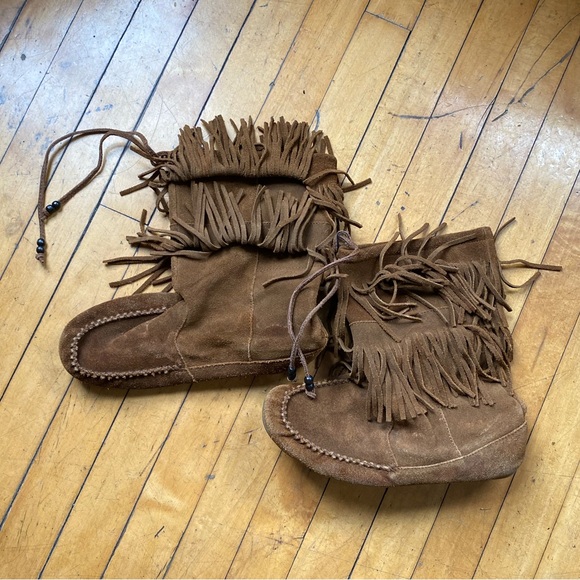 Minnetonka Suede Fringe Boots - Picture 3 of 8